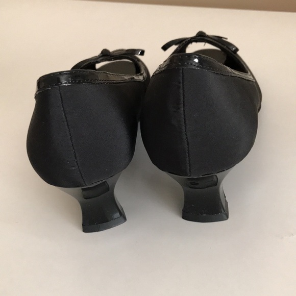 Life Stride Stylish Black Peep-Toe Flats. Size 8 M - Picture 2 of 9